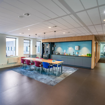 Restaurant-Dining-Area-Redesign-thumb